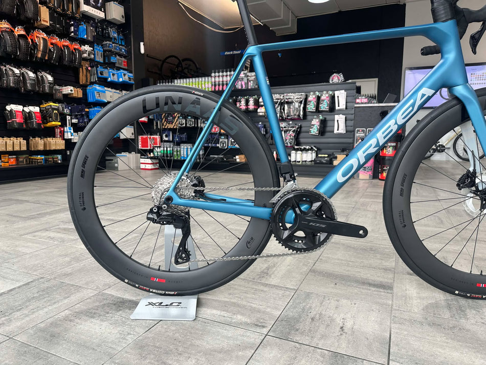 Oppgradert Orbea Orca M30iTeam - Di2 gir, Unaas 60 LTD Karbonhjul, Zipp Aero styre!